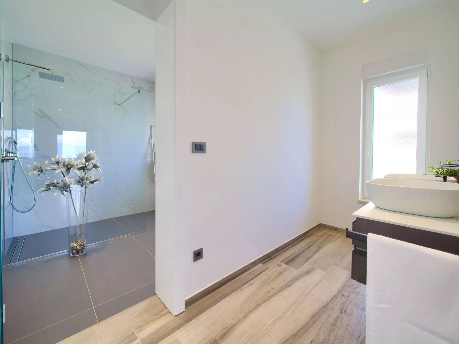 Luxuriöse Villa mit Pool und fantastischem Meerblick - Image-tags.info