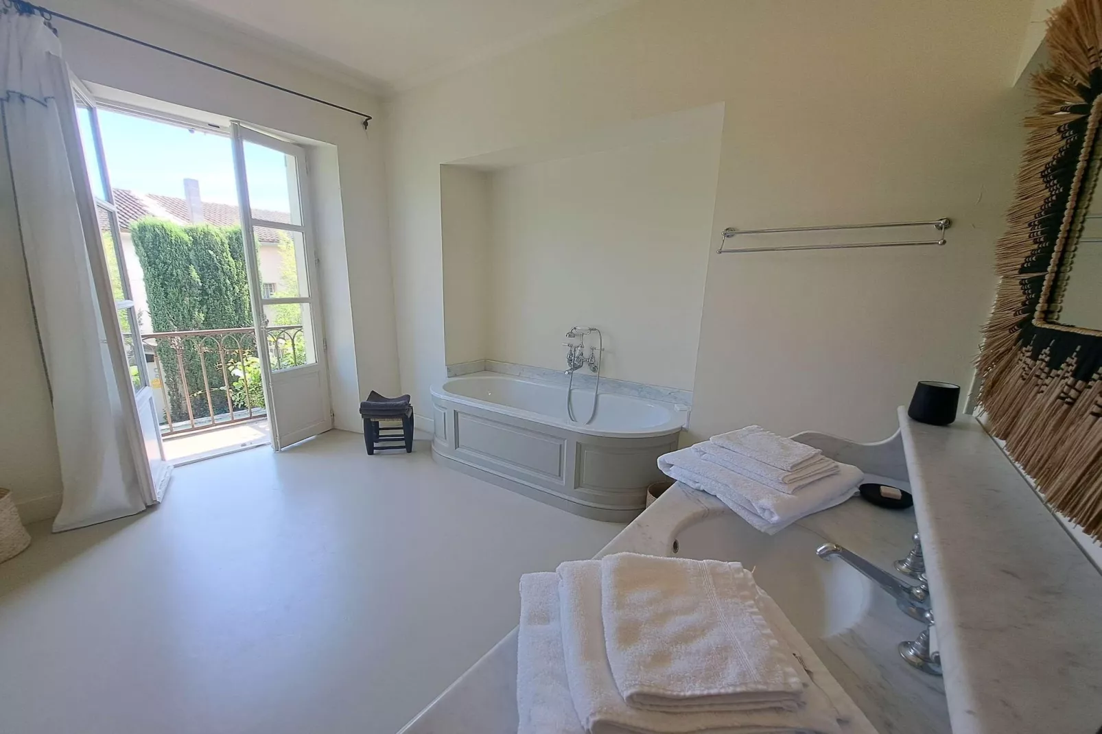 Mas Maillane demeure du XVIIIe entièrement rénové-Badkamer