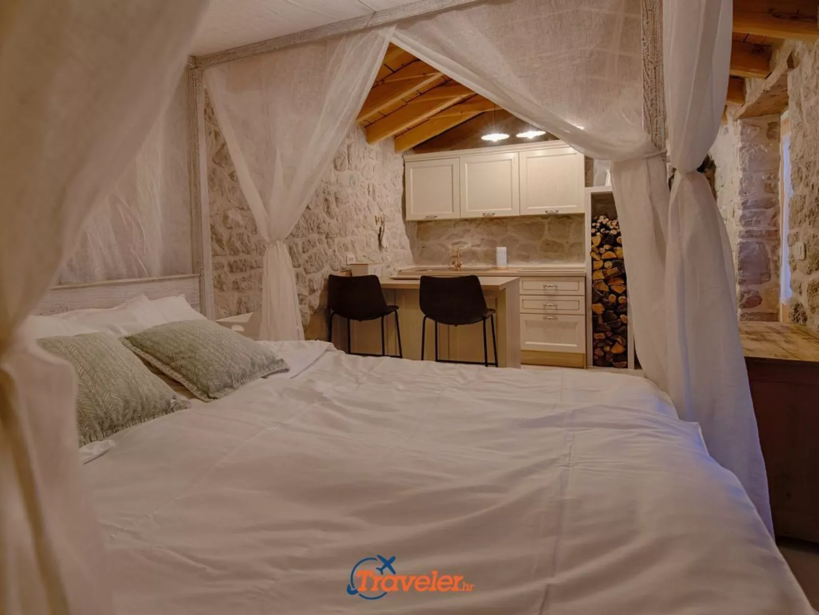 Schöne Steinvilla mit beheiztem Pool und Sauna - Image-tags.info