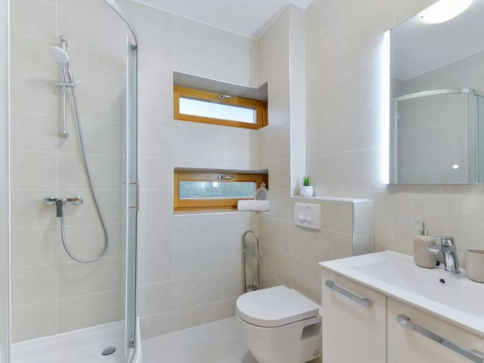 Vila Megy -  ID 2209 - Image-tags.info