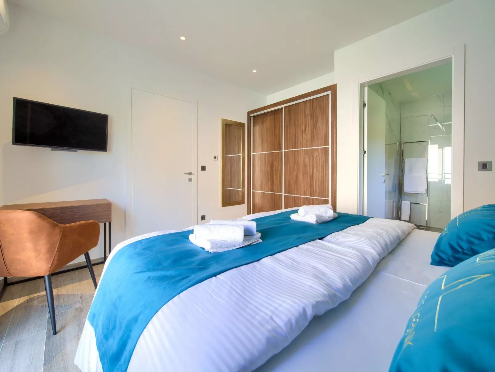 Luxuriöse Villa mit Pool und fantastischem Meerblick - Image-tags.info