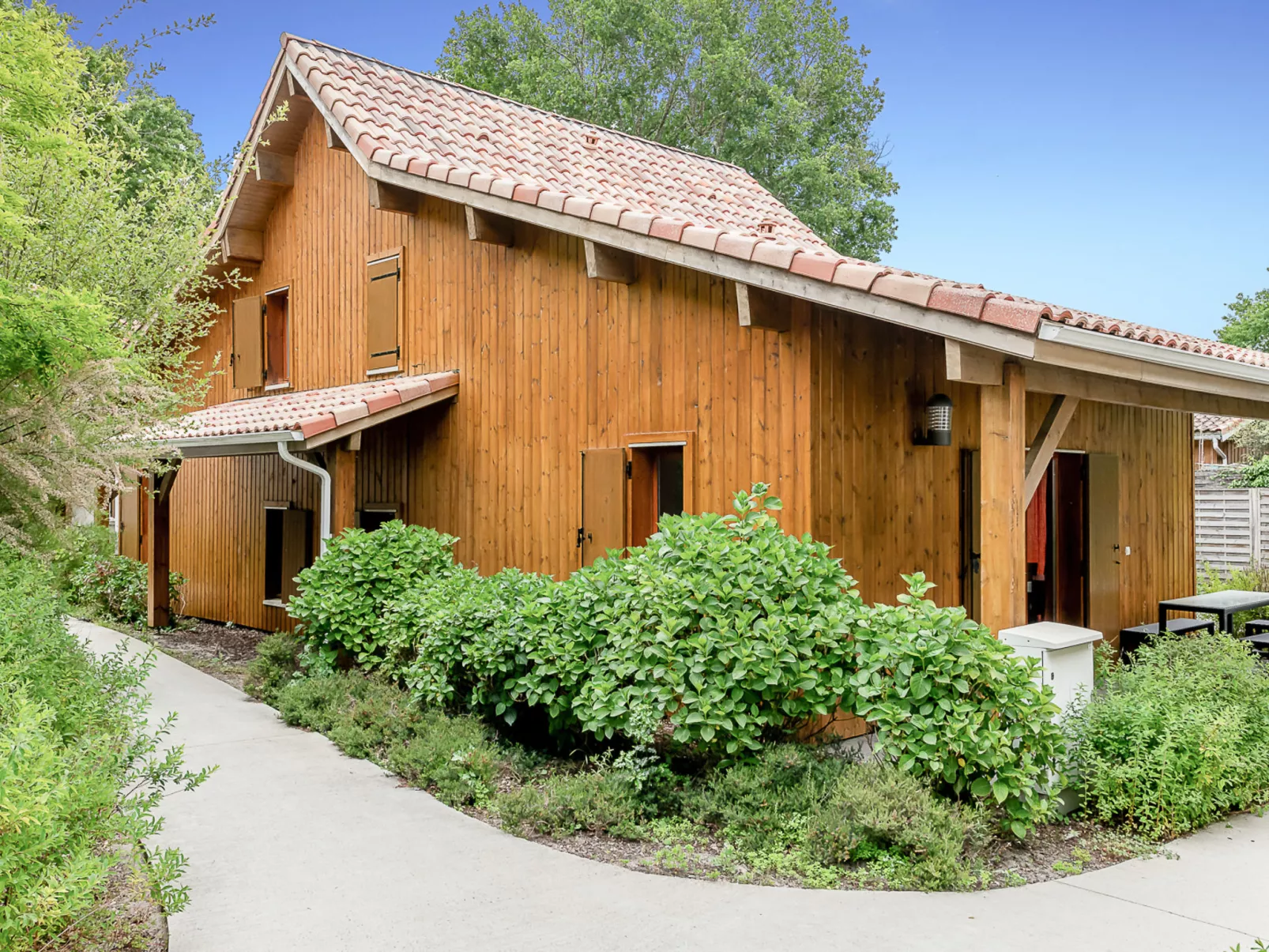 Les Rives du Lac-Buiten