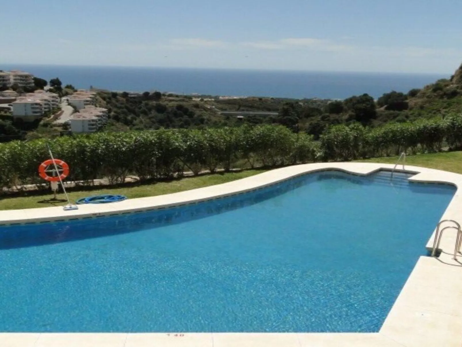 Penthouse, Jacuzzi, Meerblick, BBQ,wifi, AC - Buiten