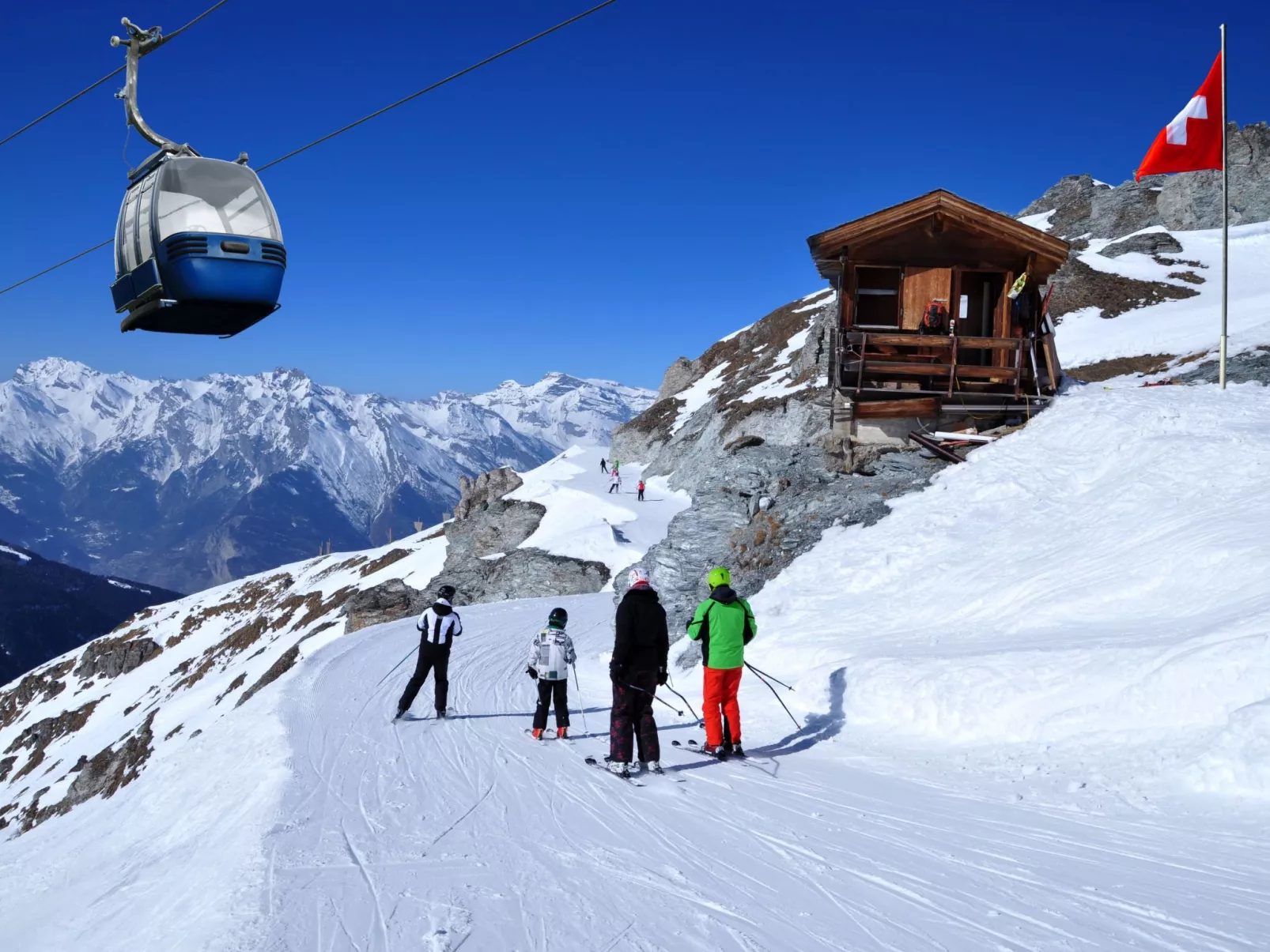 4 Seasons Apartment - Image-tags.info