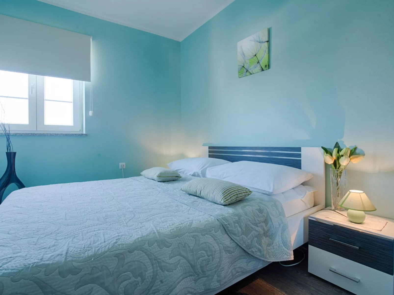 Luxuriöse Villa mit Pool, großem mediterranen Garten und Kinderspielplatz. - Image-tags.info