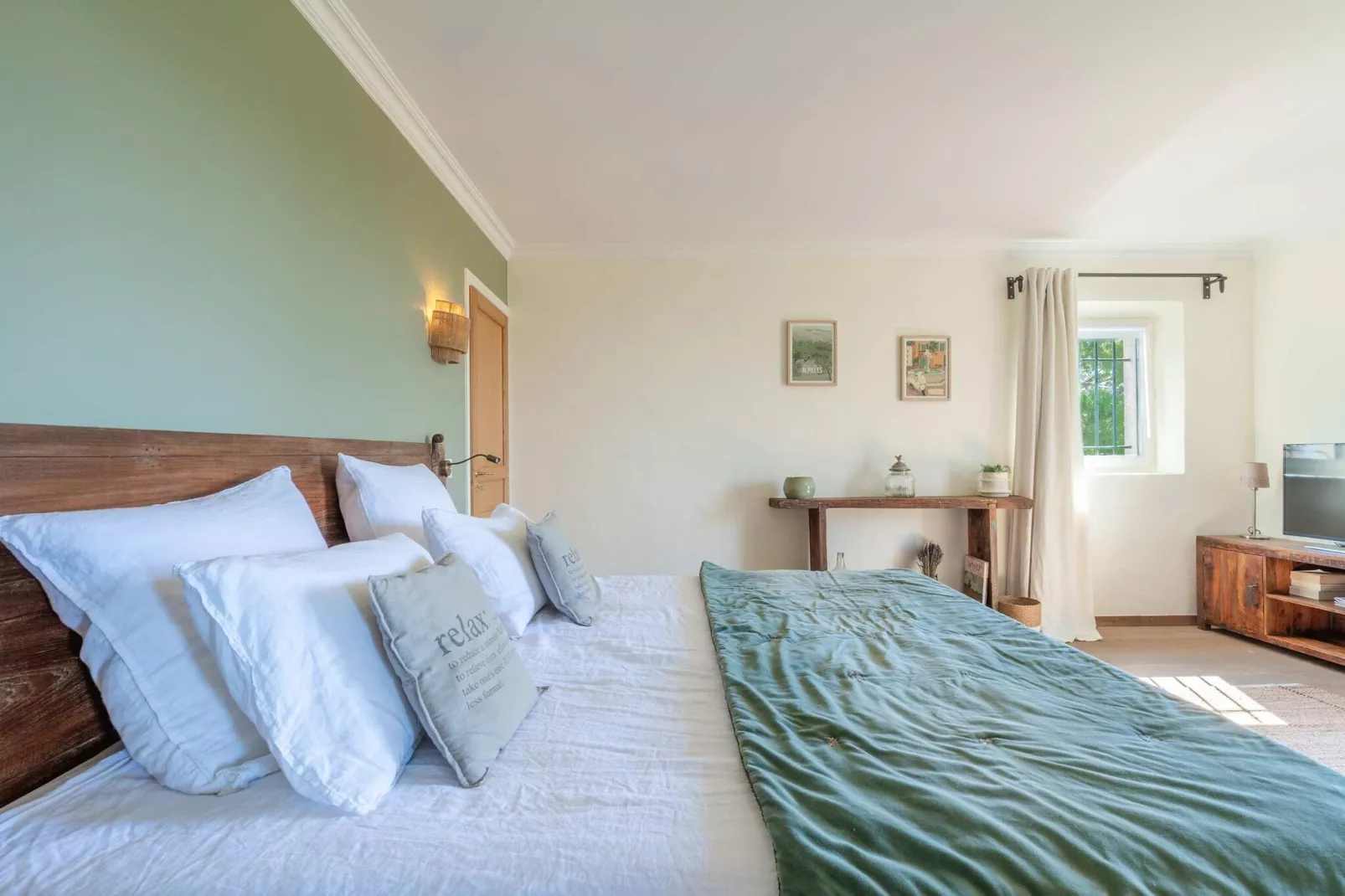 Le Mas Elaïa  votre havre familial avec piscine privée-Slaapkamer