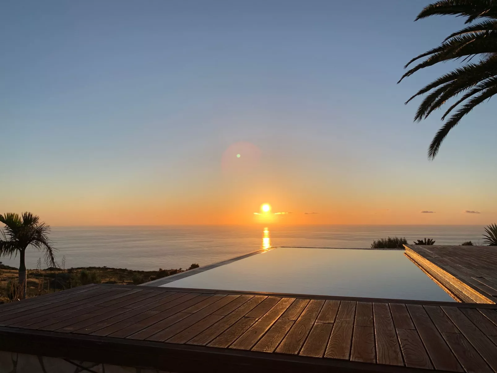 Romantische Ferienvilla mit Infinity-Pool und Panoramameerblick - Image-tags.info