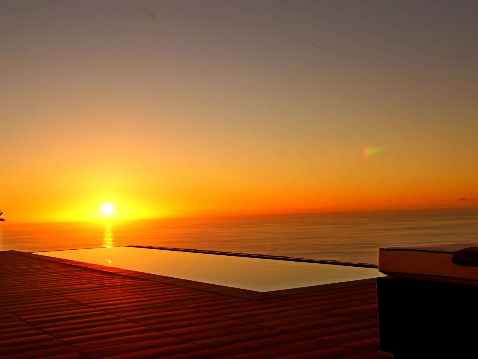 Moderne Architekten-Villa mit Infinity-Pool und Meerblick - Image-tags.info