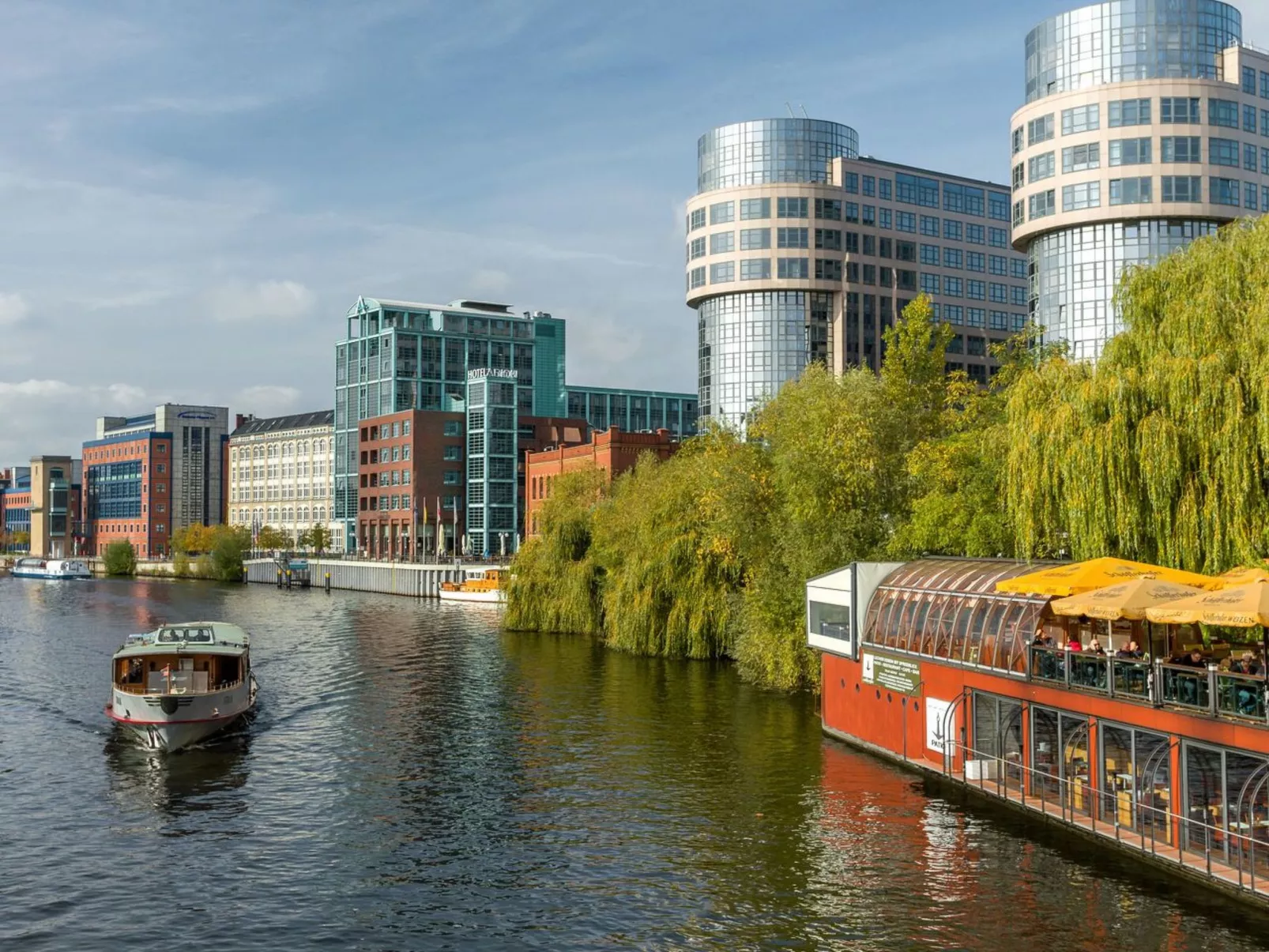 In Berliner Innenstadt, Siegessäule-Nähe - Buiten