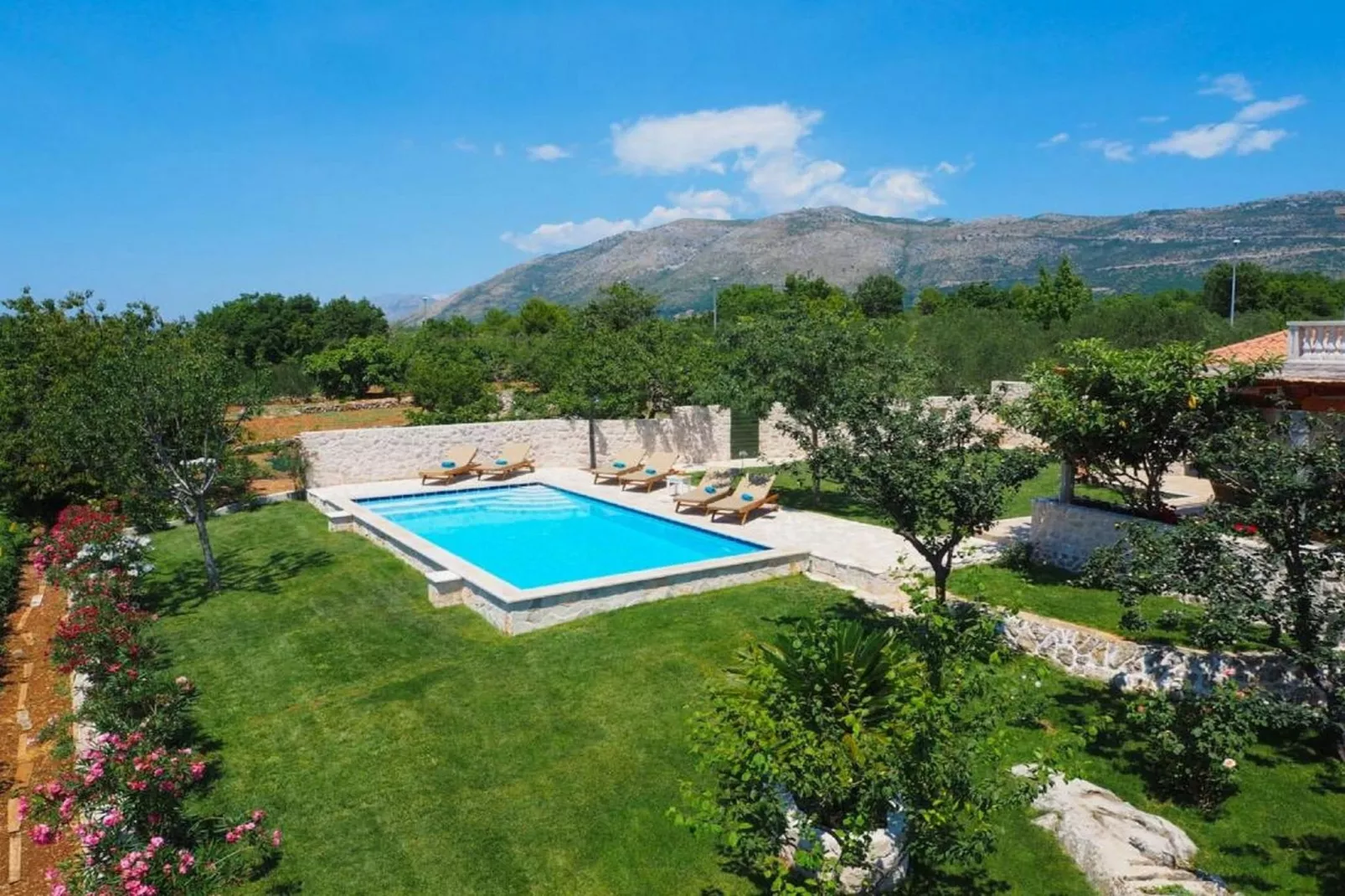 Villa Antonija - Four-Bedroom Villa with Terrace and Private Pool - Zwembad