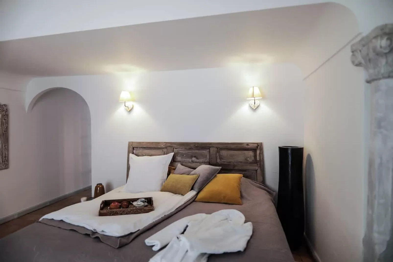 Charmant Mas Provençal avec piscine et jacuzzis-Slaapkamer