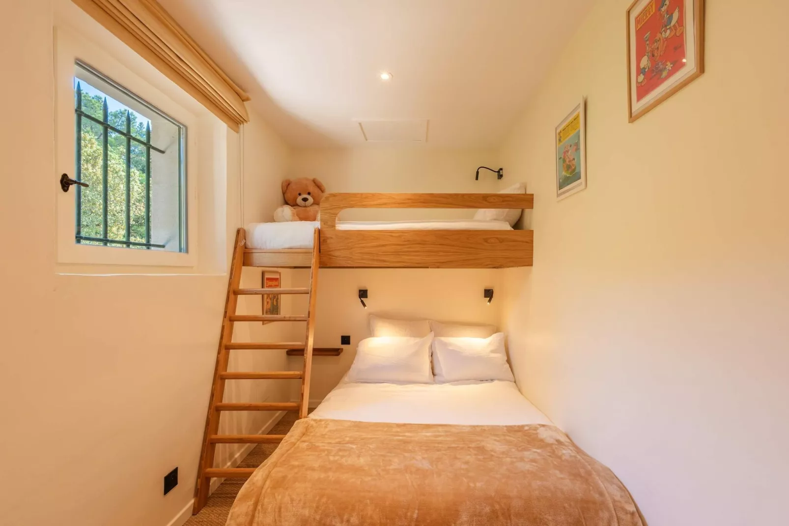 Le Mas Elaïa  votre havre familial avec piscine privée-Slaapkamer