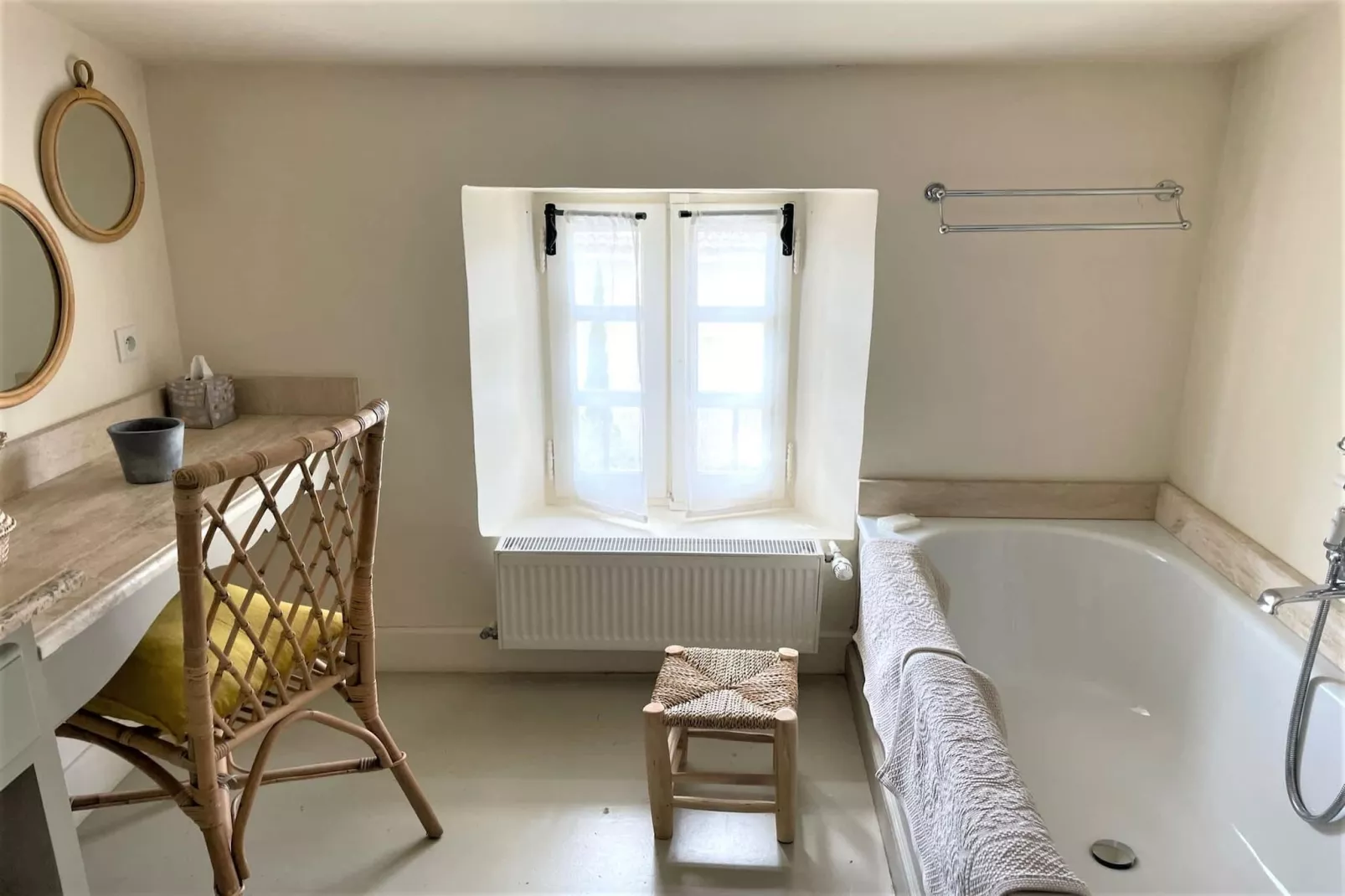 Mas Maillane demeure du XVIIIe entièrement rénové-Badkamer