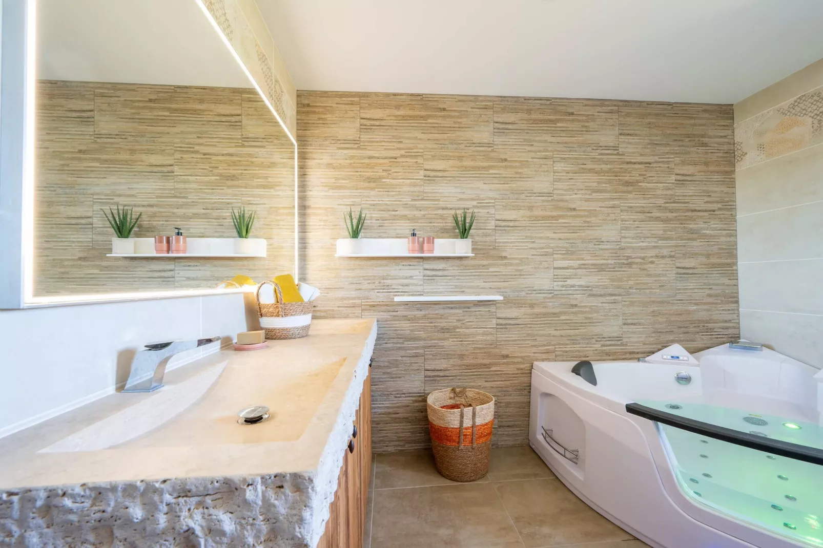 Mas du Mûrier-Badkamer