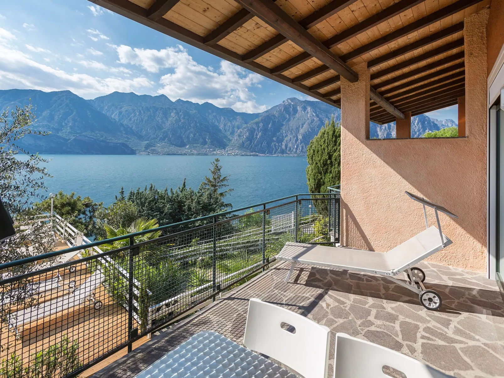 Zwei-Zimmer-Wohnung mit Seeblick, Grill und Gemeinschaftspool - Image-tags.info