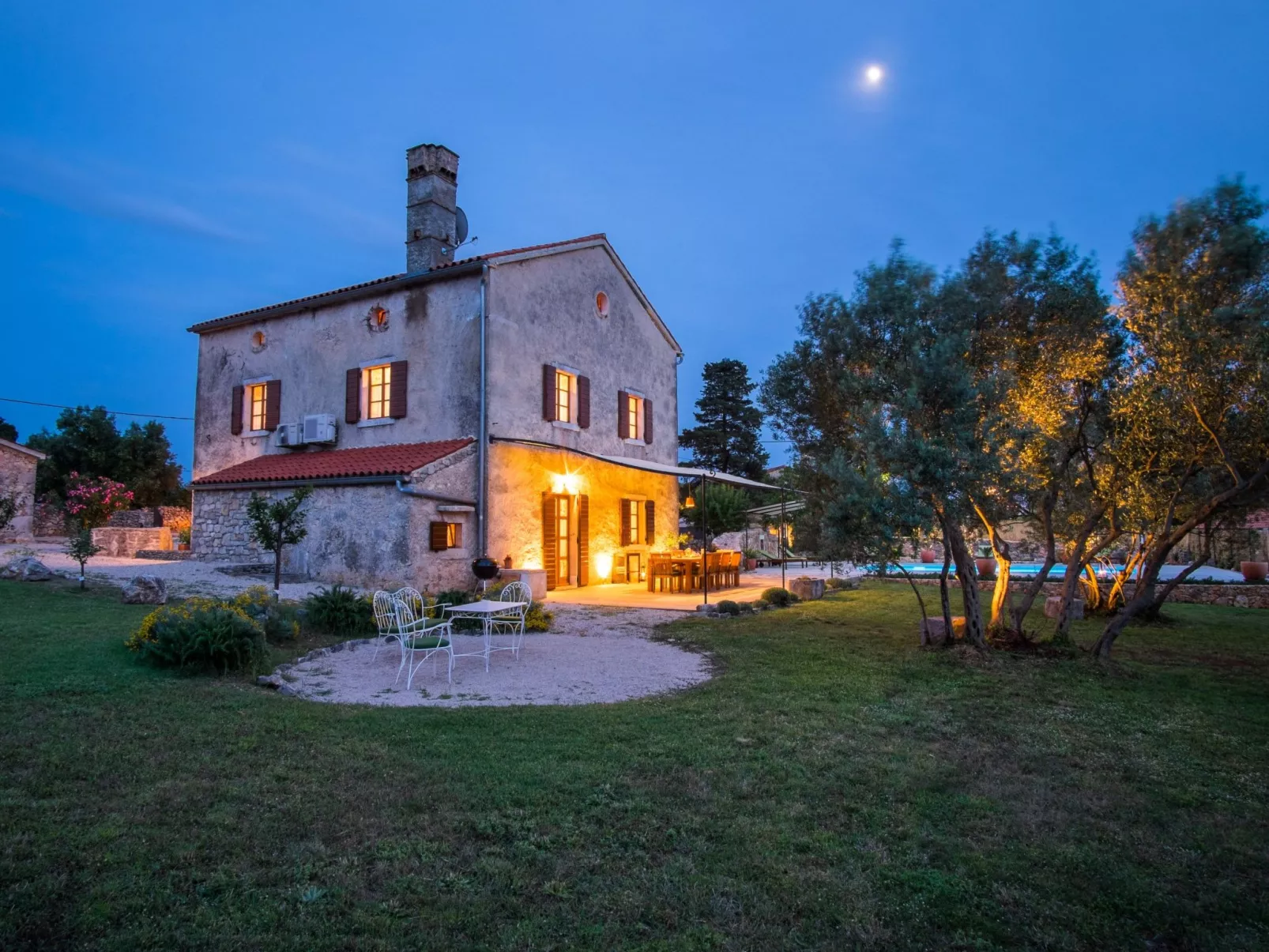 Villa mit Pool, Olivengarten und Meerblick - Image-tags.info