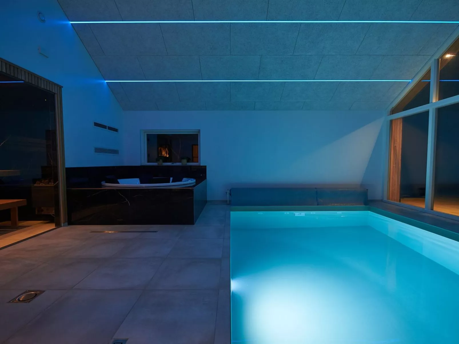 "Menja" - 1.4km from the sea - Buiten