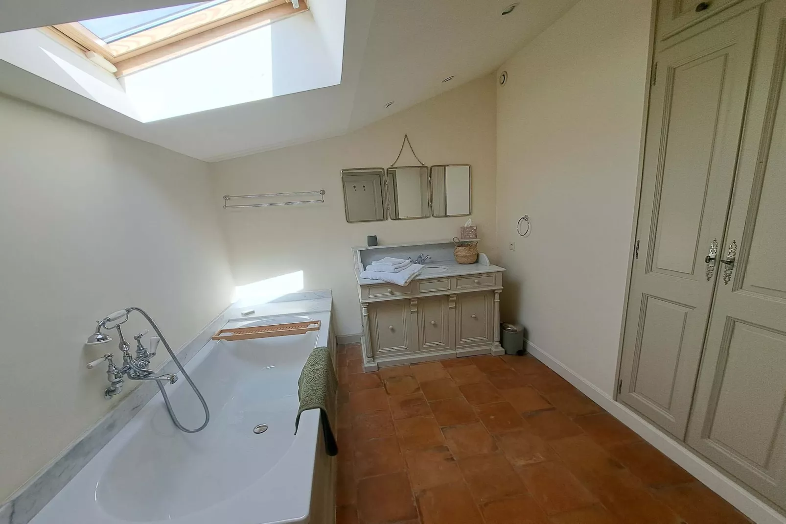 Mas Maillane demeure du XVIIIe entièrement rénové-Badkamer