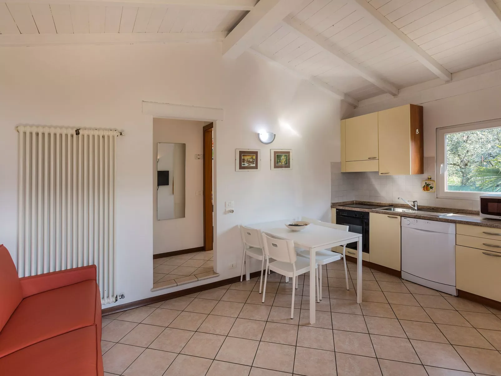 Zwei-Zimmer-Wohnung mit Seeblick, Grill und Gemeinschaftspool - Image-tags.info