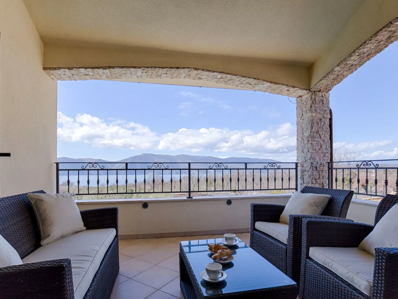 Villa "Oleandar" mit Schwimmbad und Meerblick - Image-tags.info