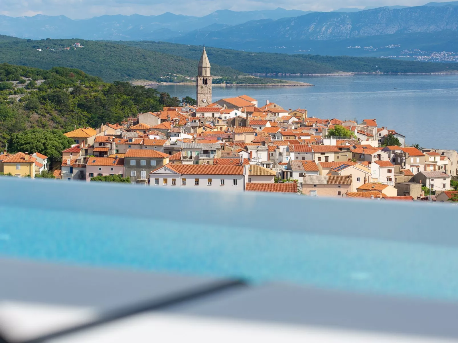 Luxuriöse Villa mit Pool und fantastischem Meerblick - Image-tags.info