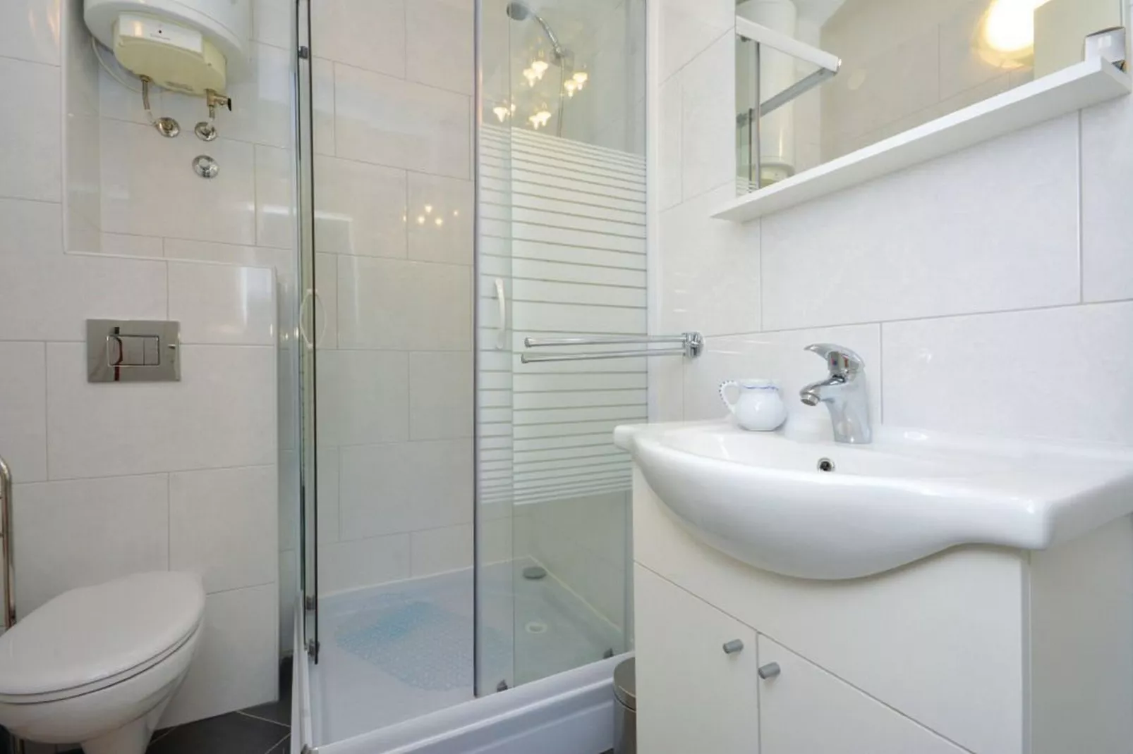 Villa Blanka - Six Bedroom Villa with Swimming Pool and Sea View-Badkamer