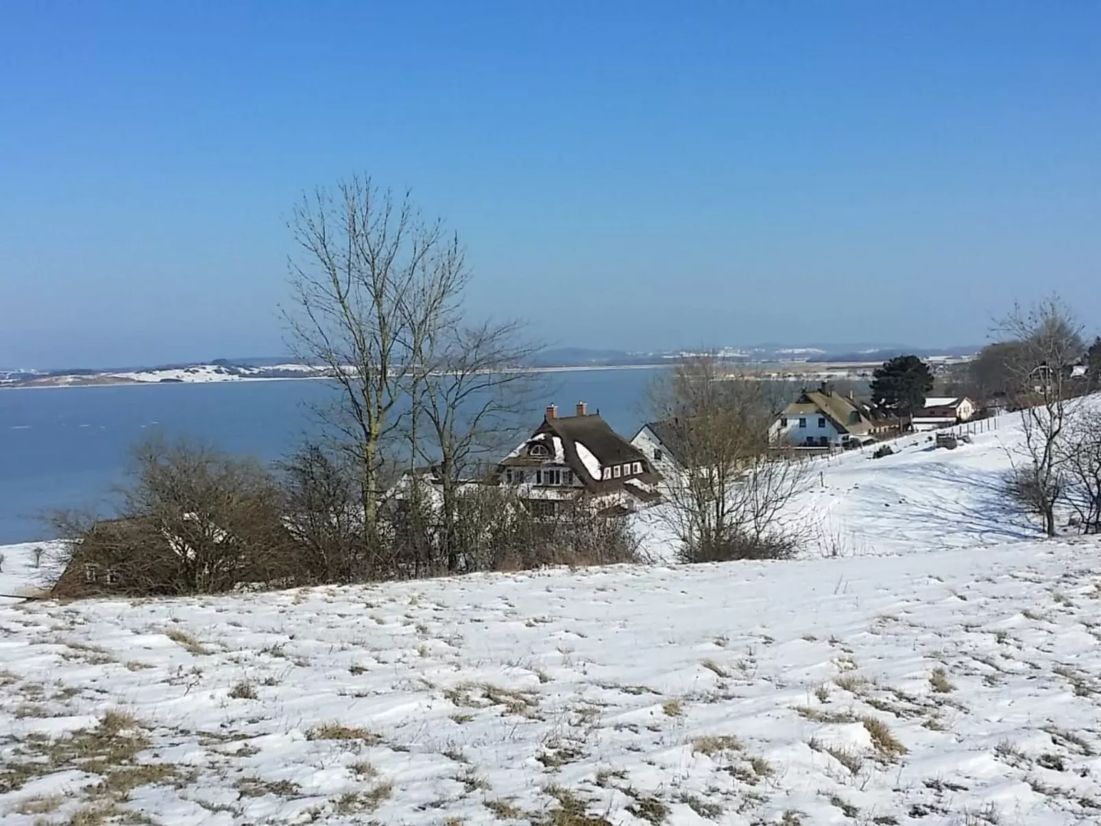 TRADITIONELLES REETDACHHAUS MIT SAUNA, KAMINOFEN UND PRIVATEM WASSERZUGANG - Image-tags.info