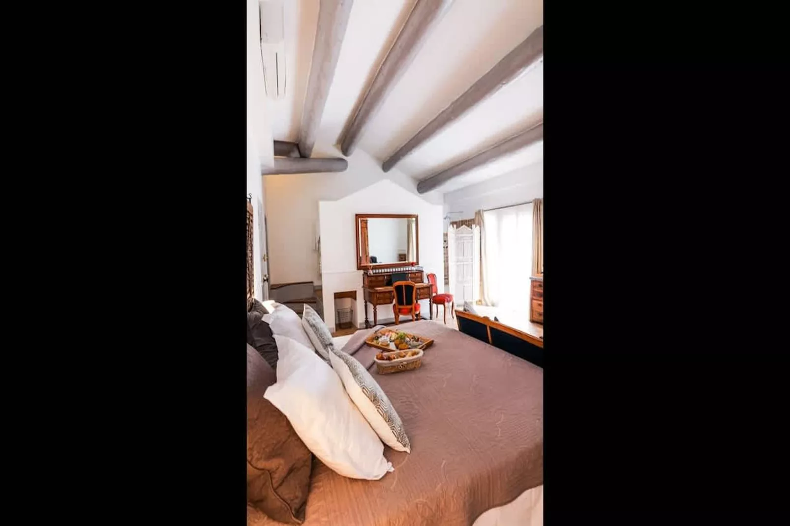 Charmant Mas Provençal avec piscine et jacuzzis-Slaapkamer