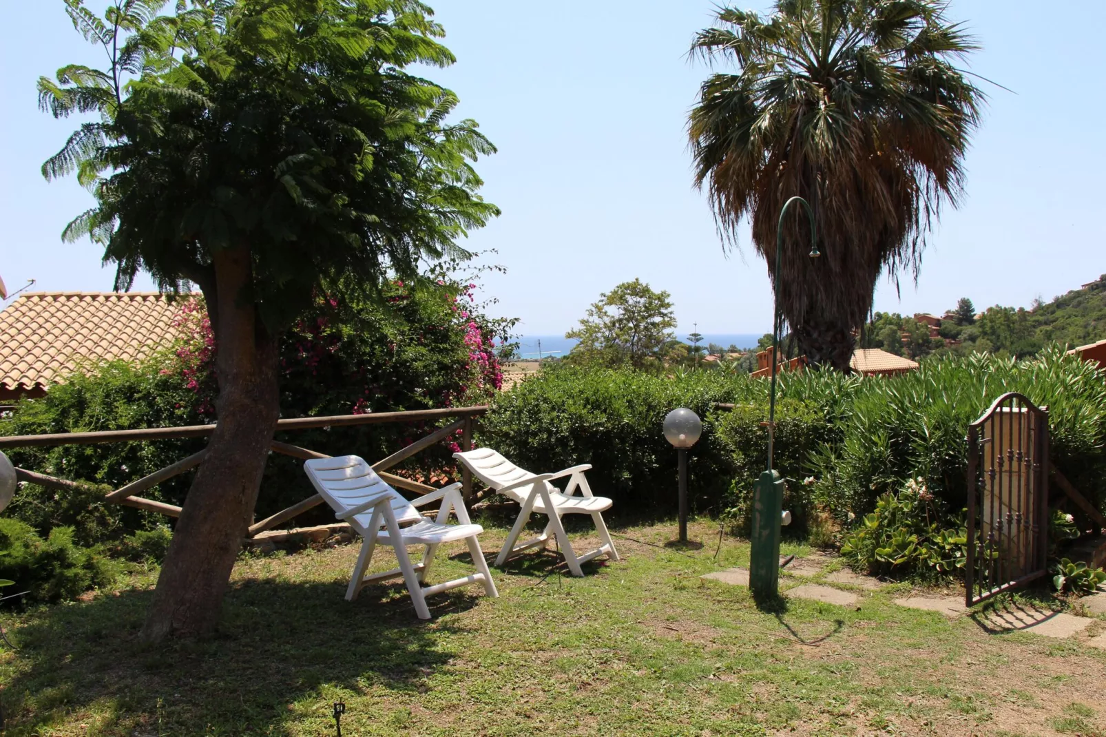 Residence Reale Marina Trilo-Tuinen zomer