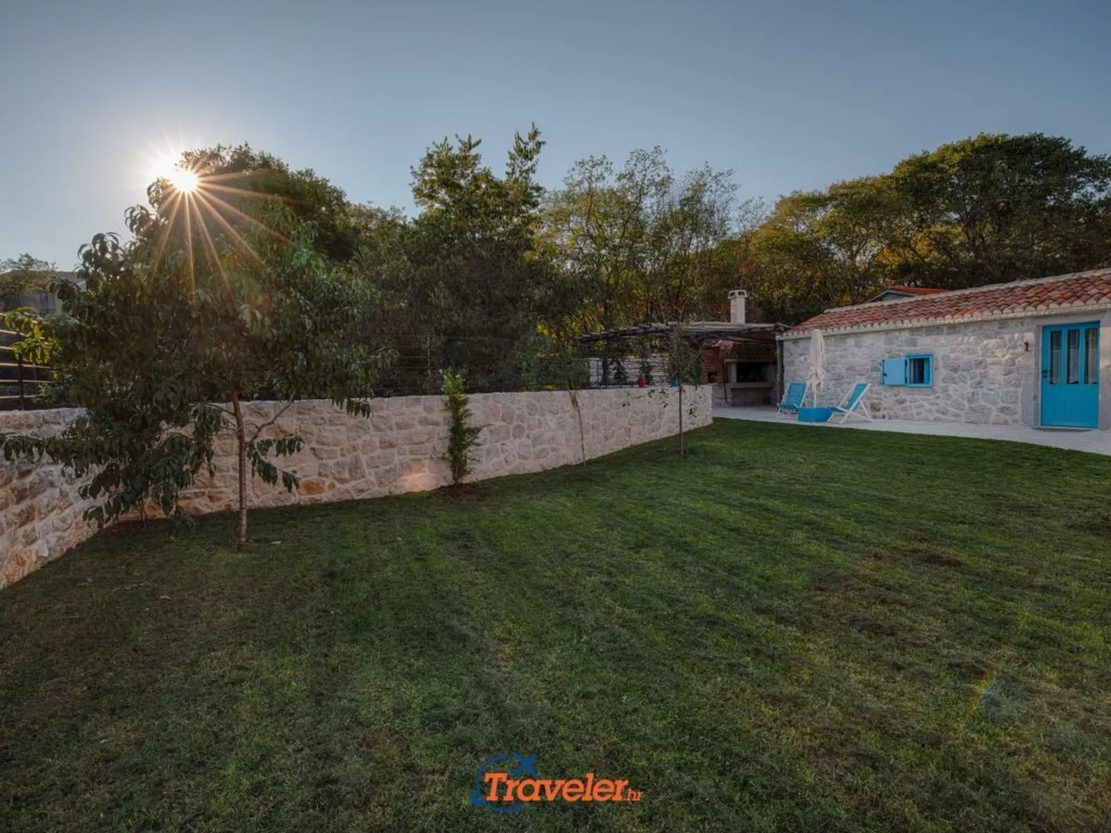 Schöne Steinvilla mit beheiztem Pool und Sauna - Image-tags.info