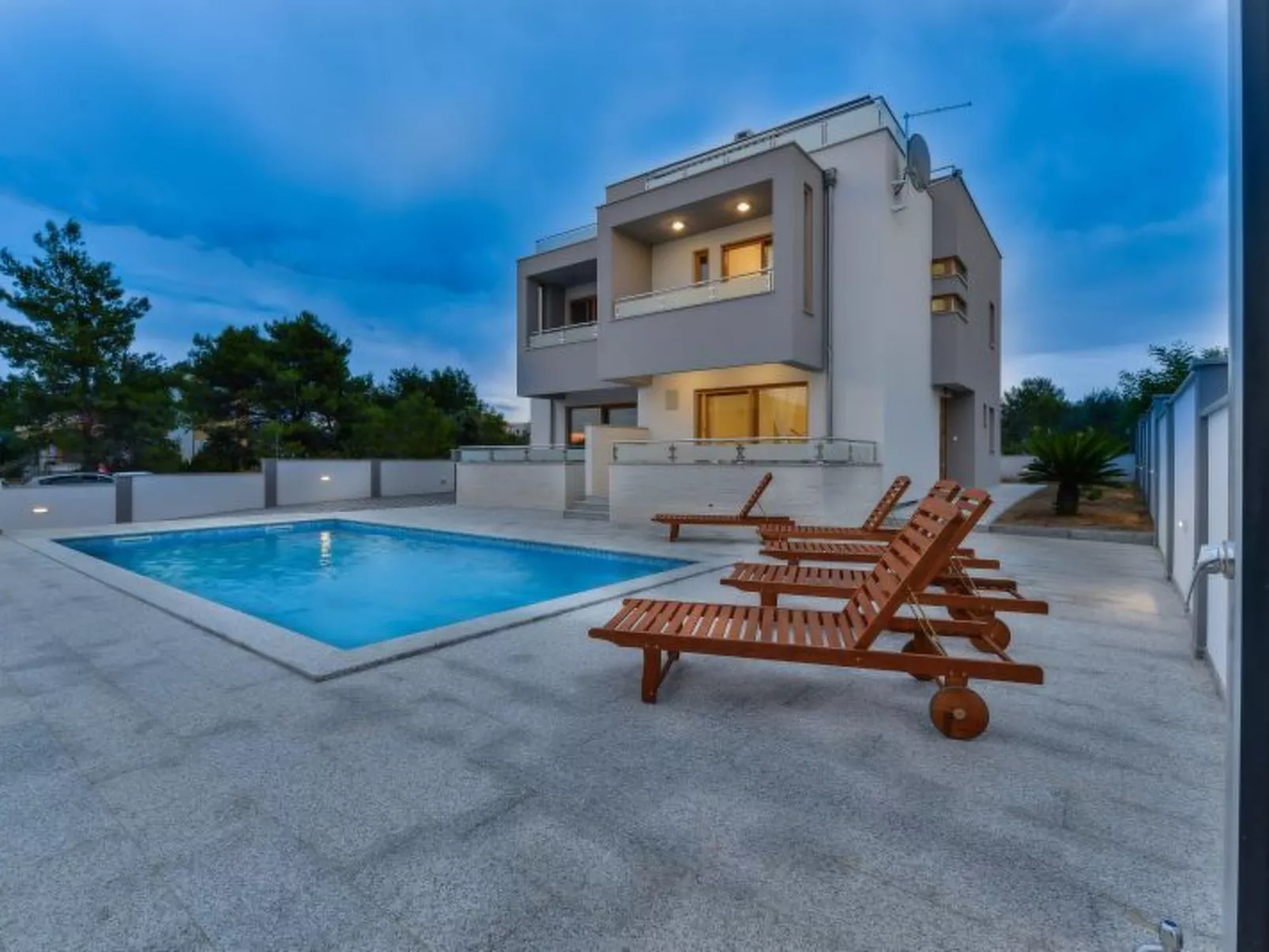 Vila Megy -  ID 2209 - Image-tags.info