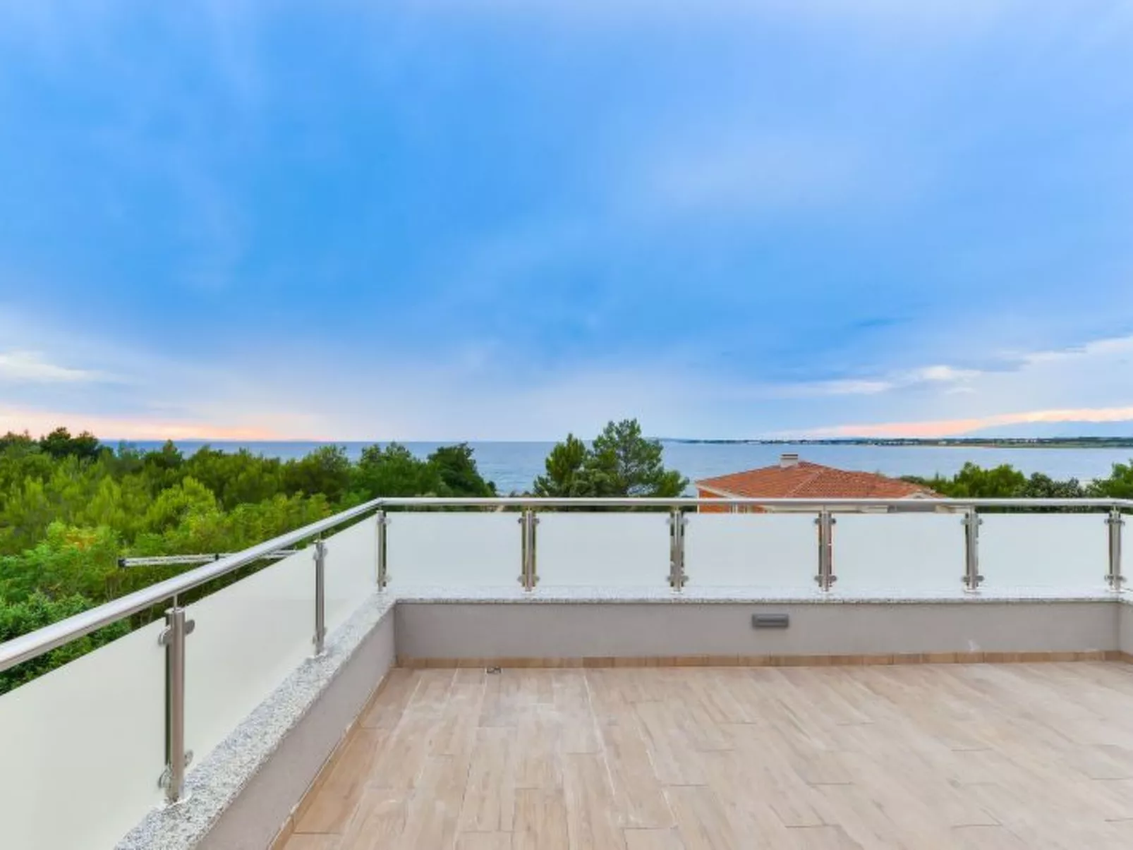 Vila Megy -  ID 2209 - Image-tags.info