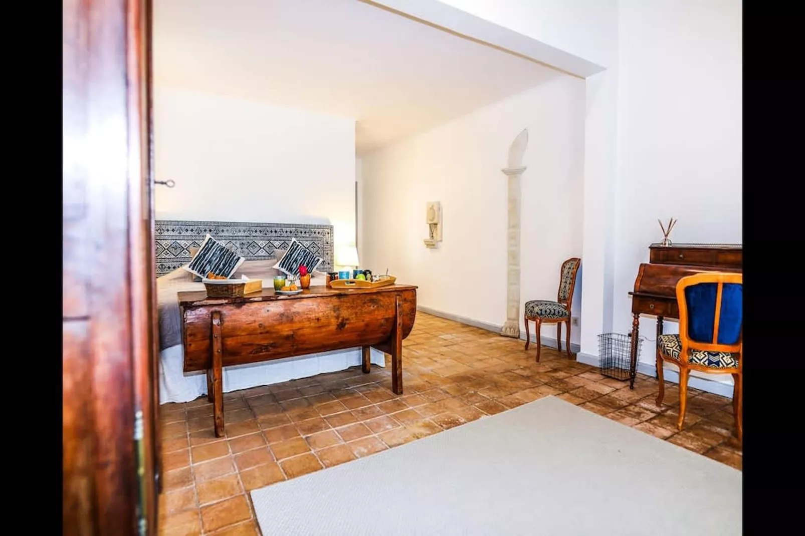 Charmant Mas Provençal avec piscine et jacuzzis-Slaapkamer