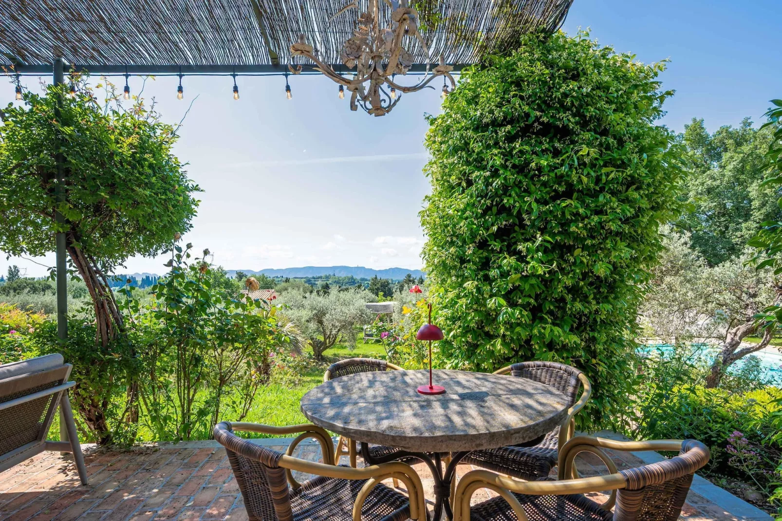 Le Mas Elaïa  votre havre familial avec piscine privée-Terrasbalkon