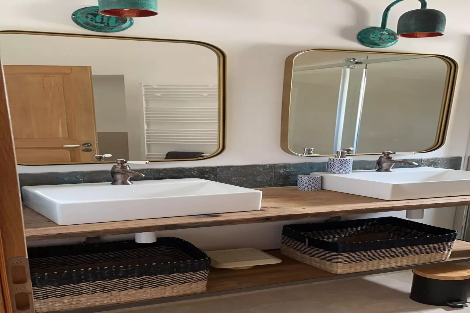 Charmant Mas Provençal avec piscine et jacuzzis-Badkamer