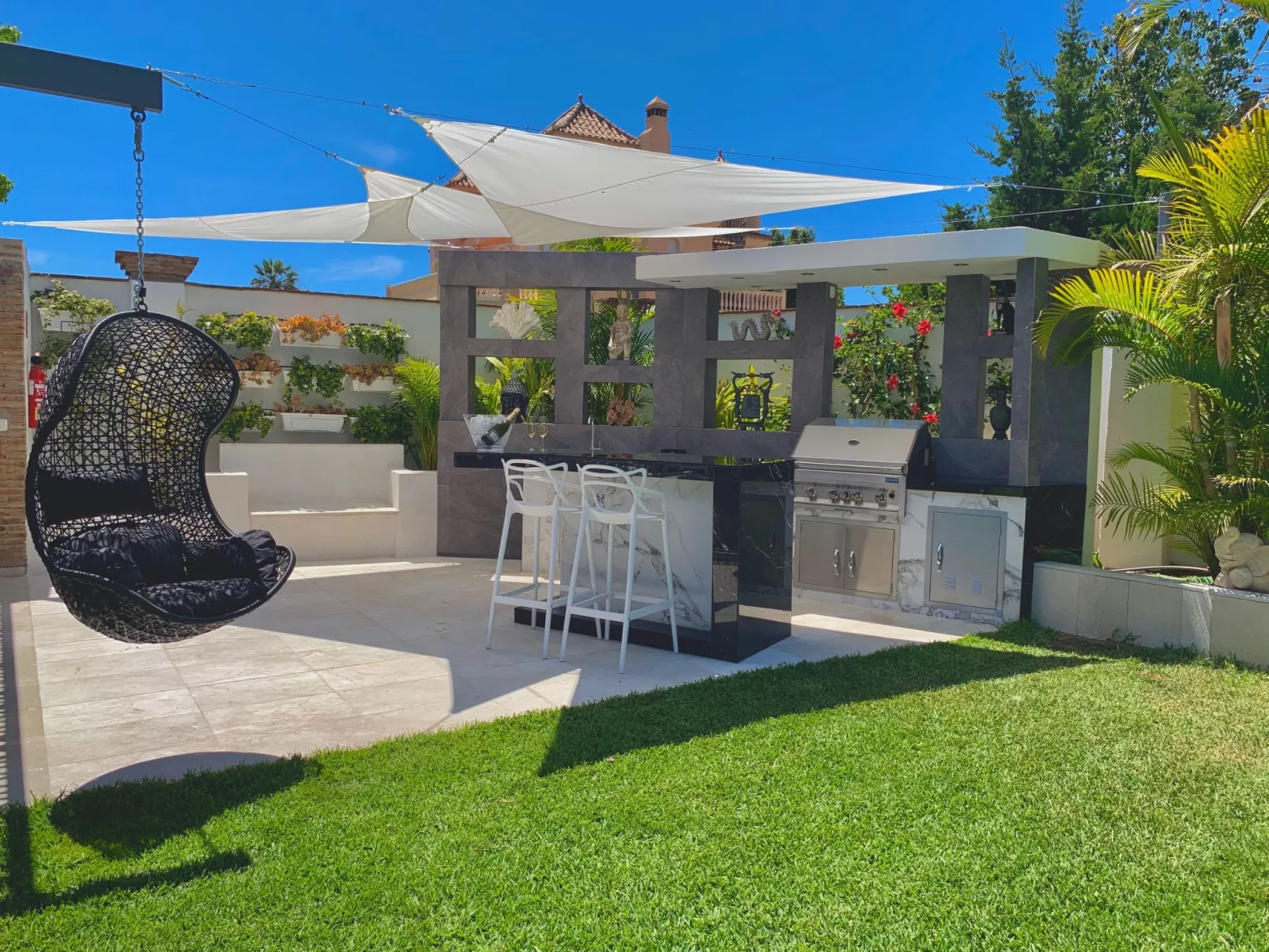 In der Nähe des Strandes, beheiztes Schwimmbad, Spielraum, Spielzimmer, etc - Buiten