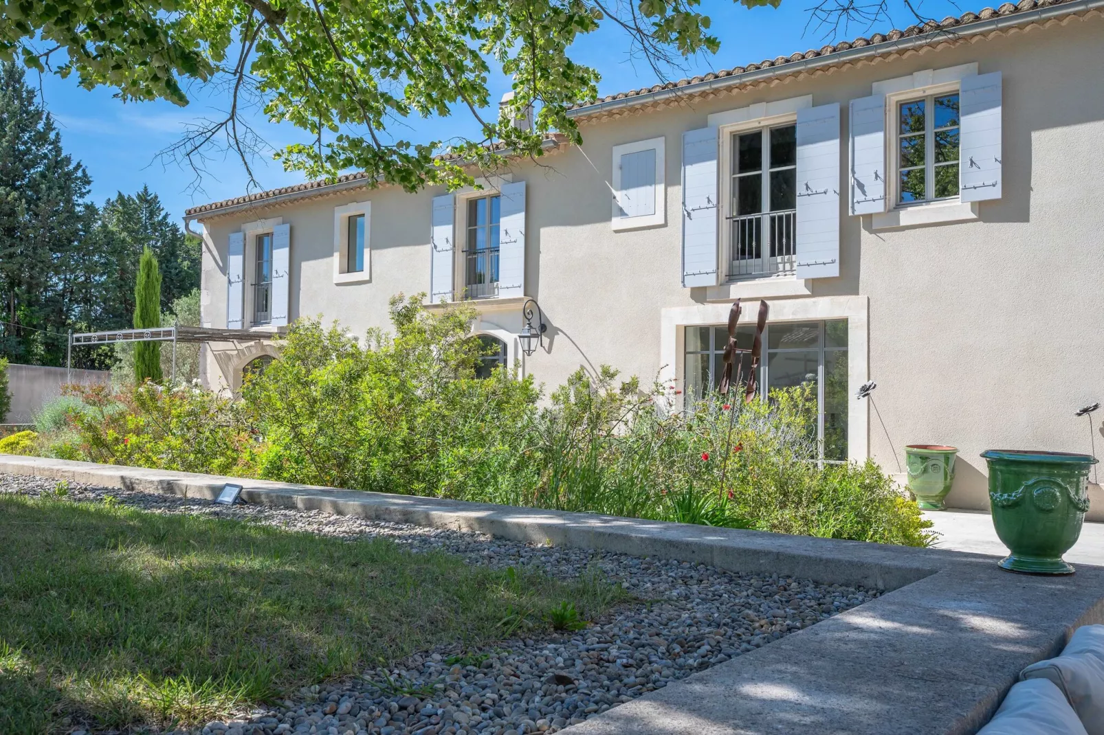 Mas prestigieux au coeur de Saint-Remy-de-Provence-Tuinen zomer