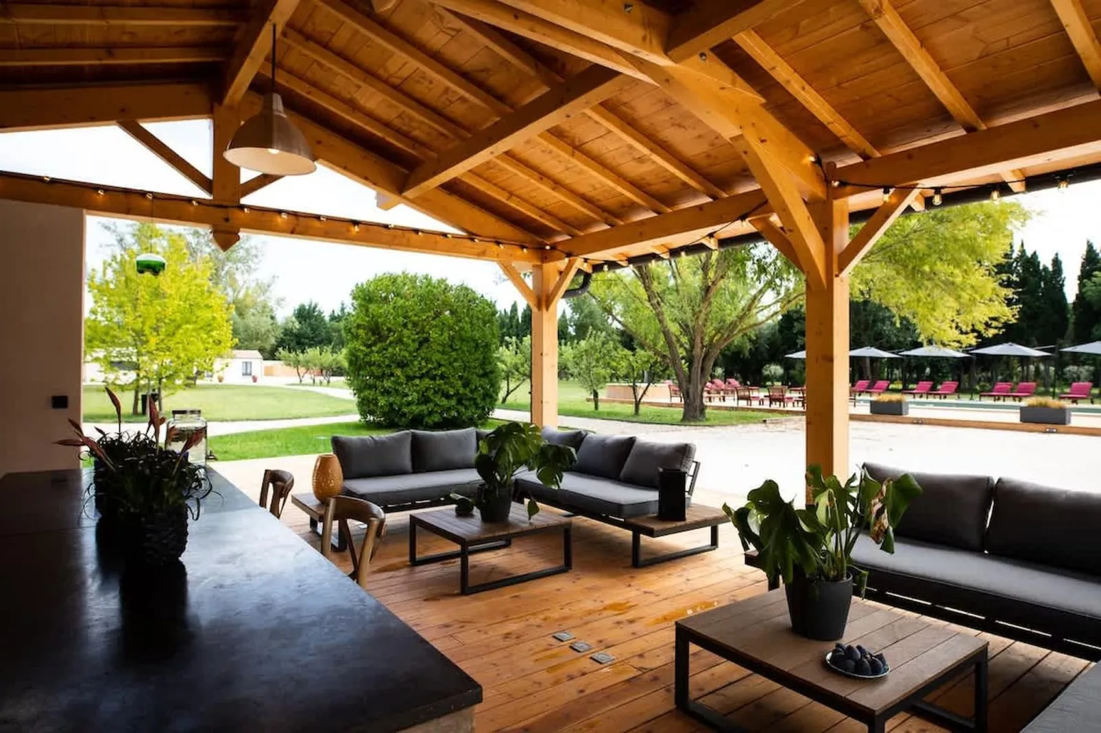 Charmant Mas Provençal avec piscine et jacuzzis-Terrasbalkon