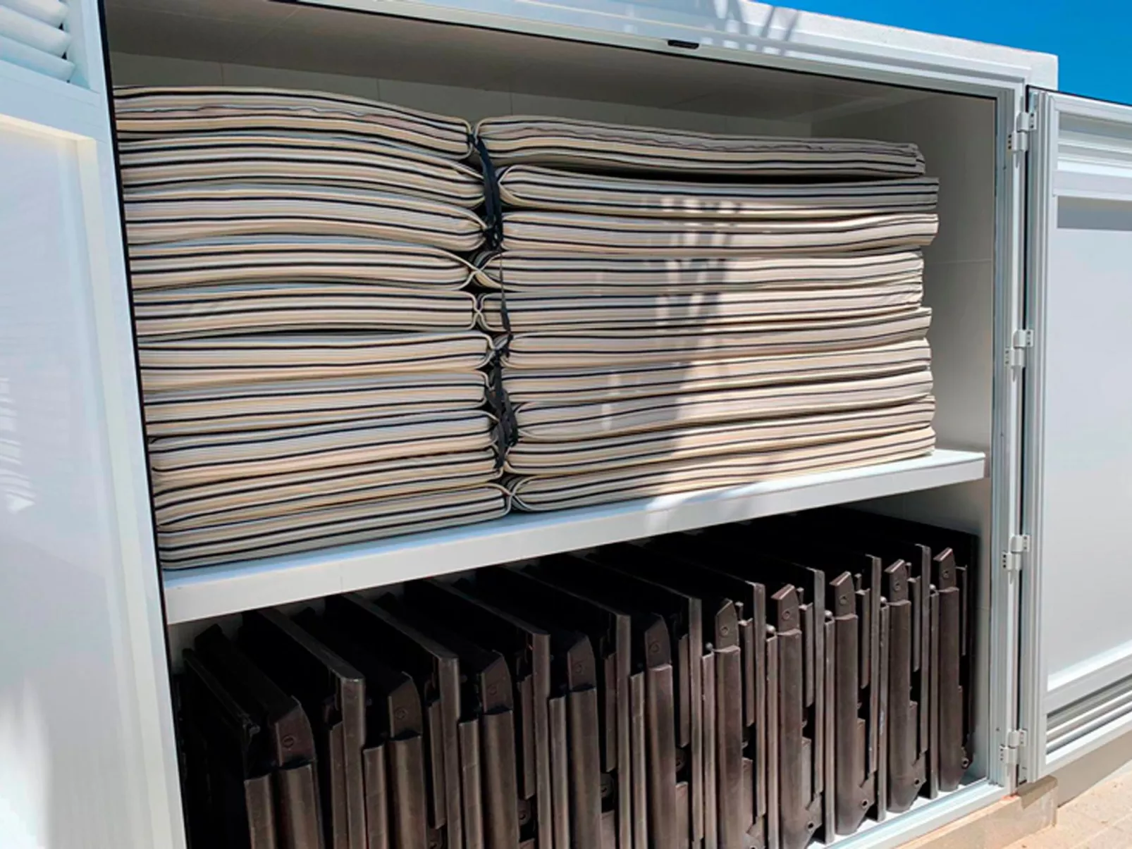 In der Nähe des Strandes, beheiztes Schwimmbad, Spielraum, Spielzimmer, etc - Buiten