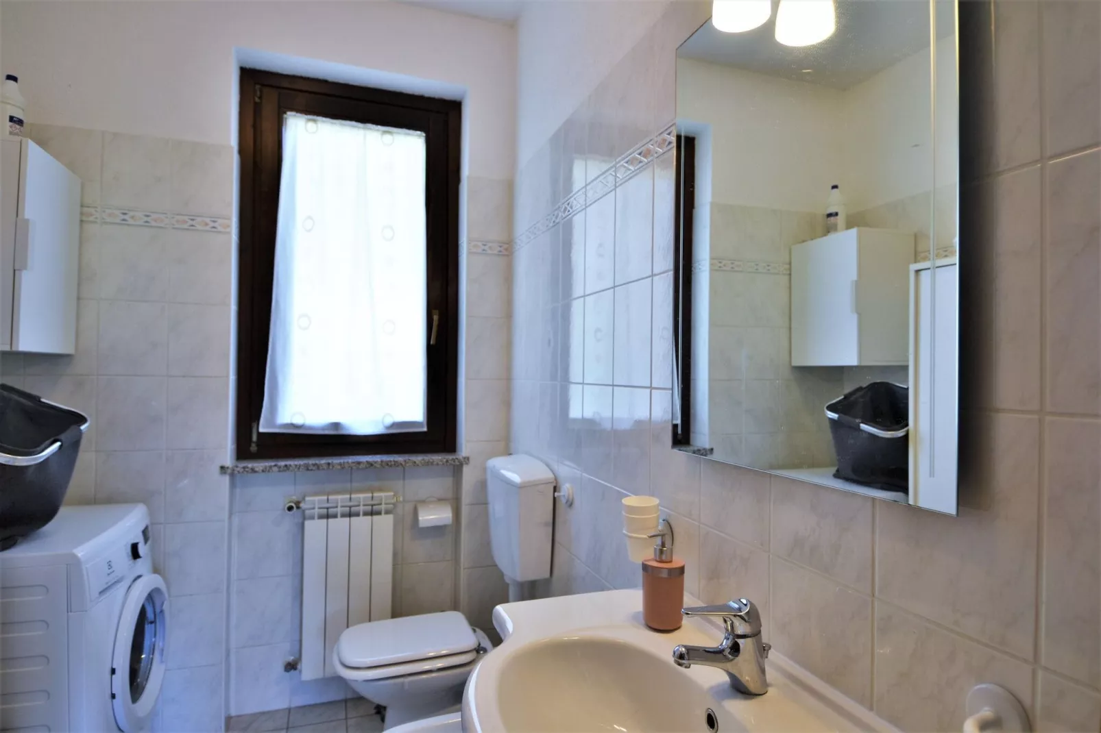 ROC03/2 - Residenza La Rocca-Badkamer