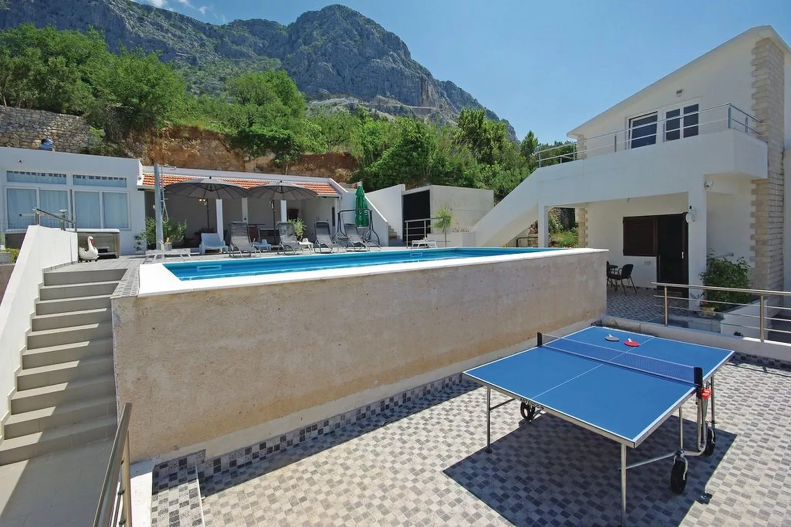 Villa Blanka - Six Bedroom Villa with Swimming Pool and Sea View-Buitenlucht