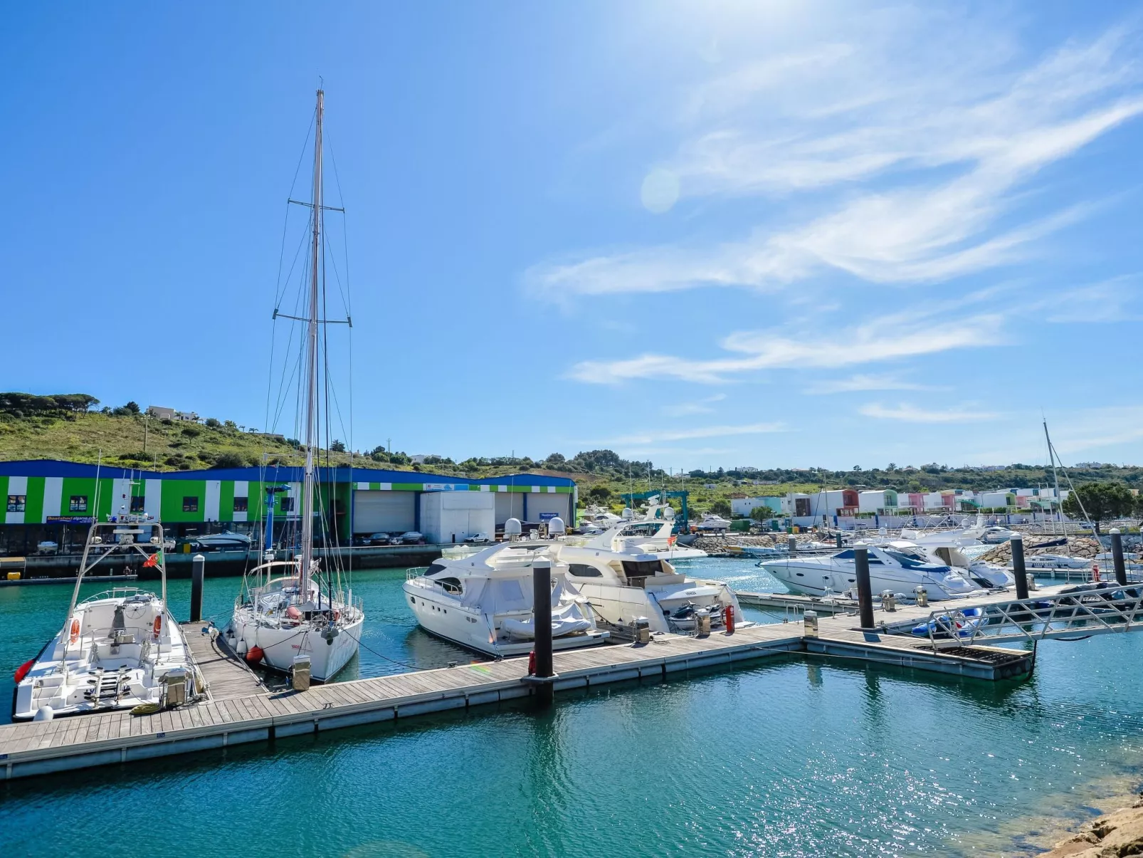 "Elena 1" mit Blick auf das Wasser - Image-tags.info