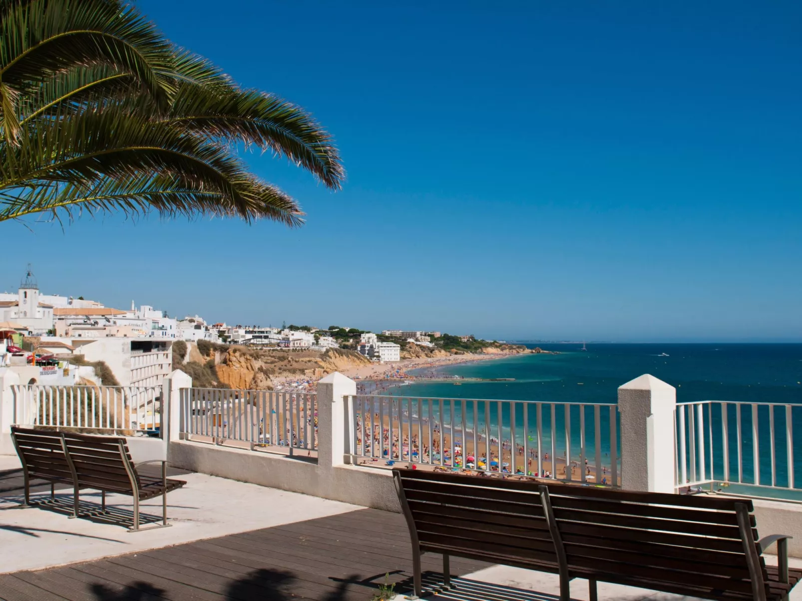 "Elena 2" mit Blick auf das Wasser - Image-tags.info