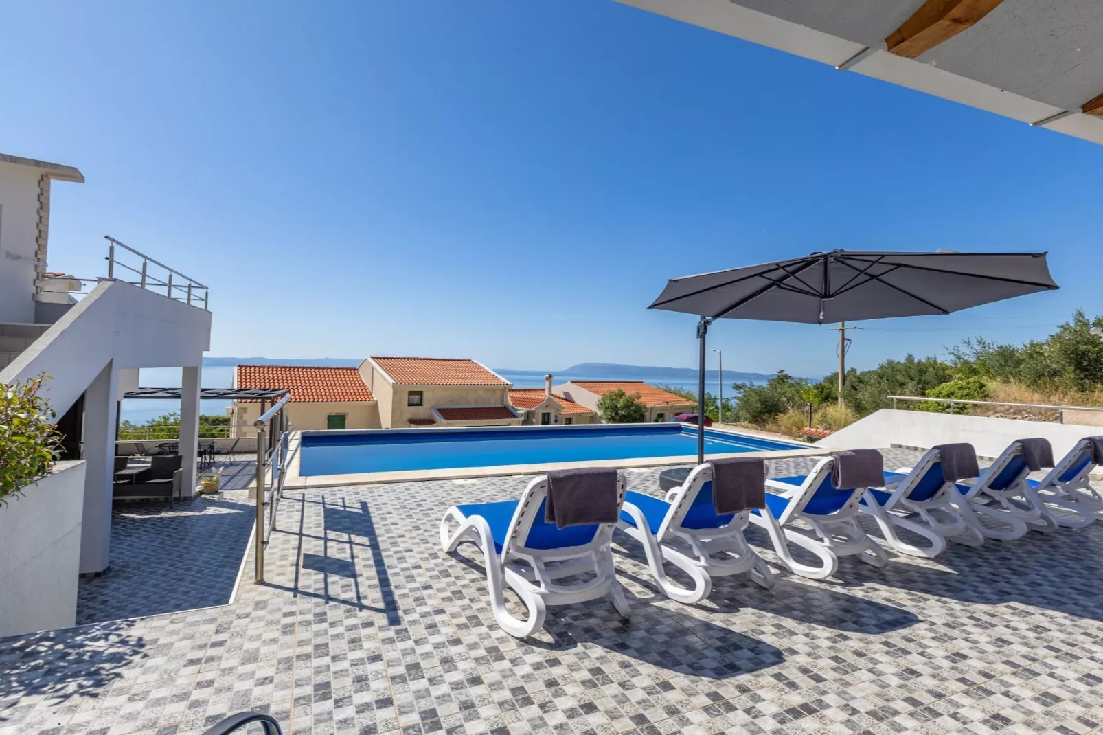 Villa Blanka - Six Bedroom Villa with Swimming Pool and Sea View-Zwembad