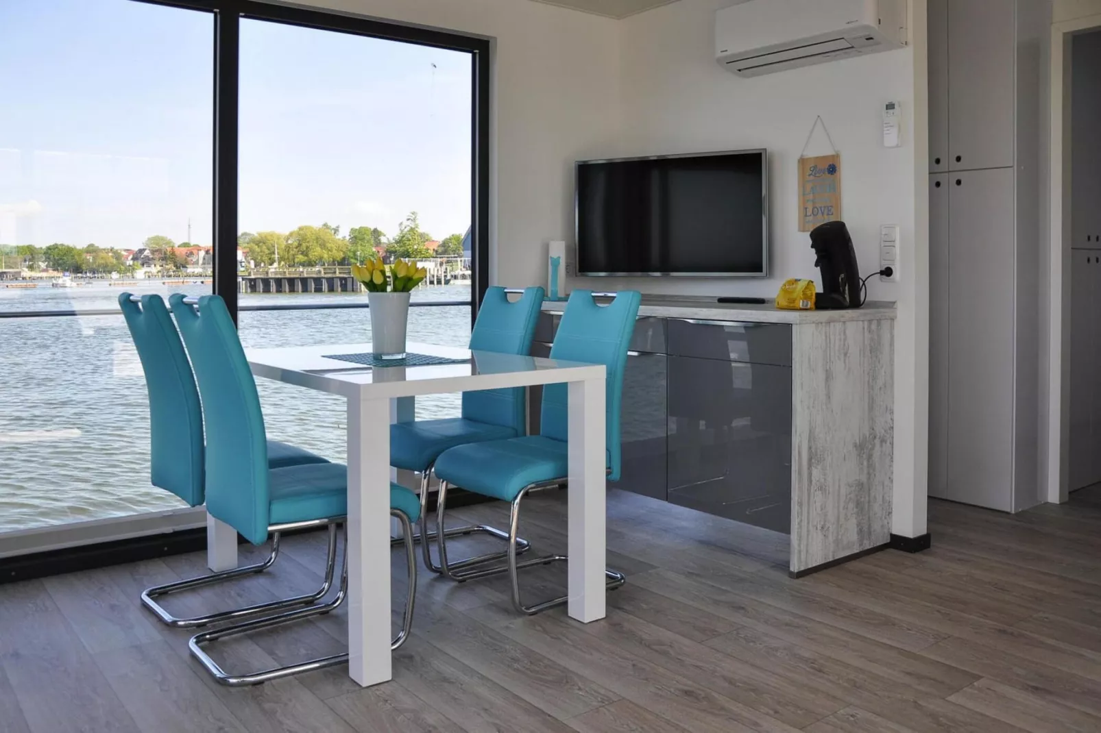 Houseboat Floating House "Leni", Ribnitz-Damgarten-Leni - Eetkamer