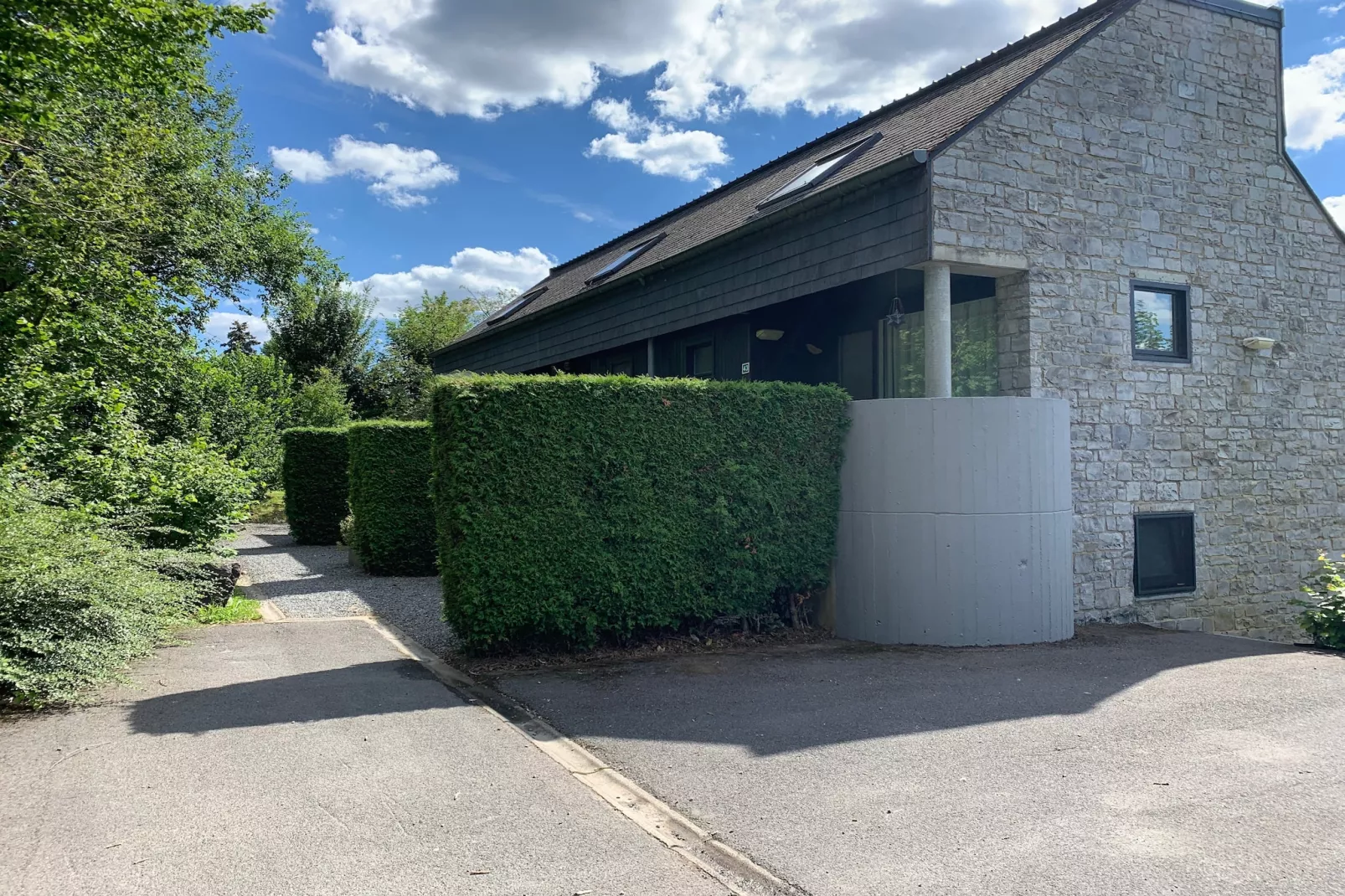 Chez Felix-Buitenkant zomer