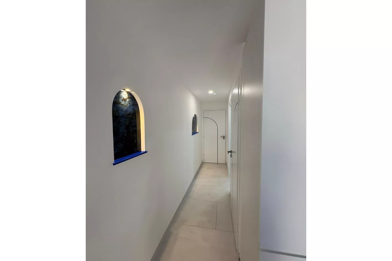 Suite Design Blue – Terrasse & Clim – Fréjus Plage-Overloop