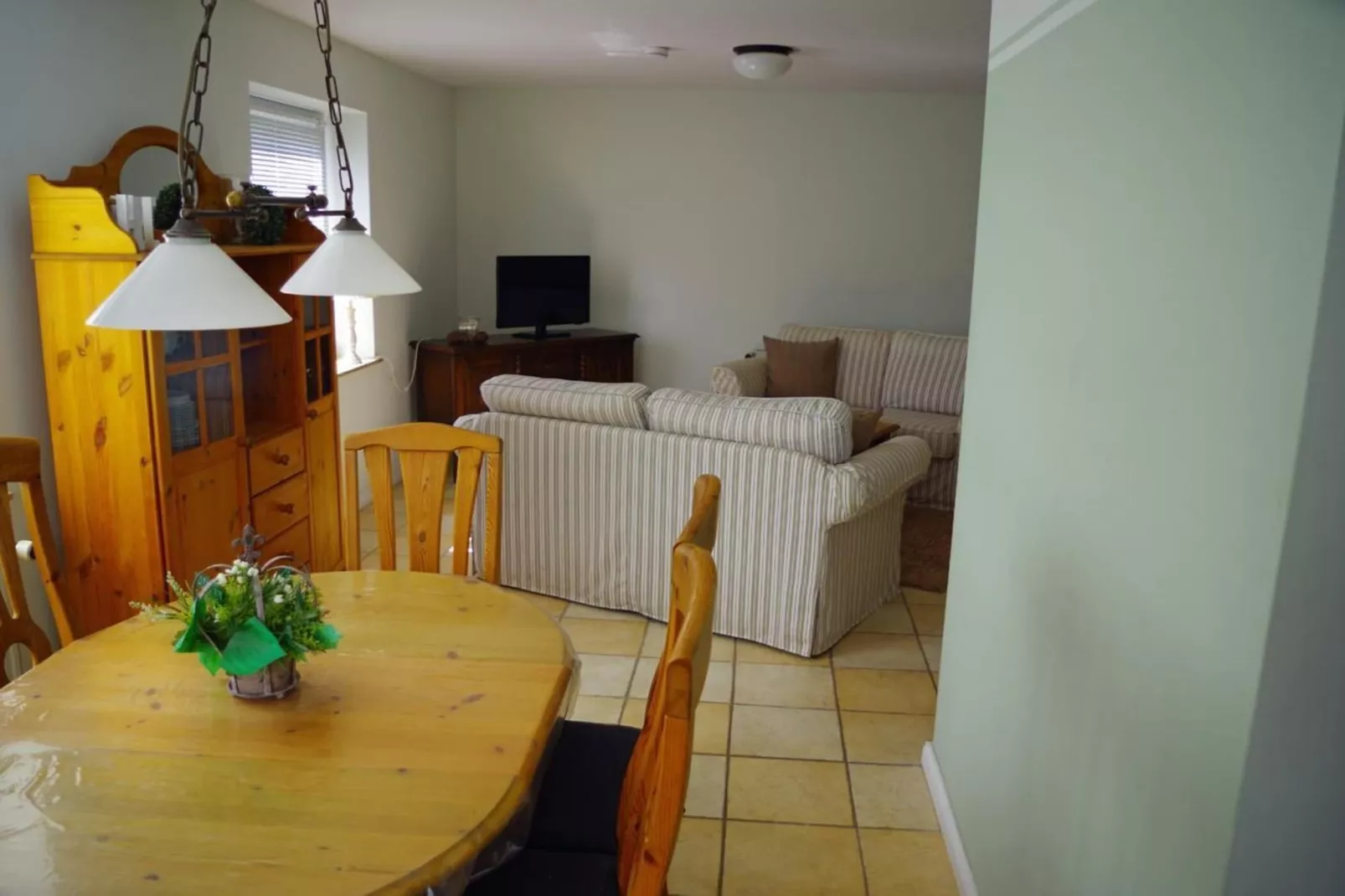 Niebüll-Ferienhaus Seebrise - Eetkamer