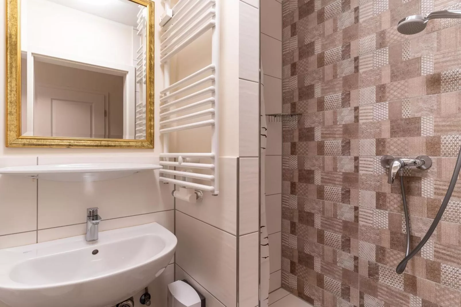 Ferienwohnung Frida-Badkamer