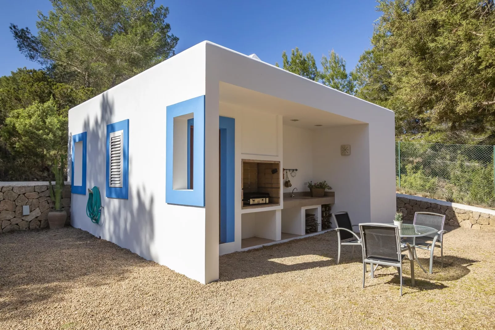 SES SAVINES - Buitenkant zomer